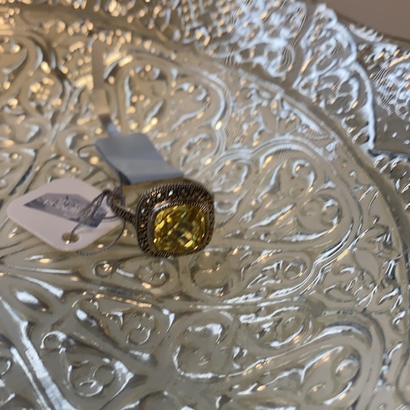 New CZ Canary size 9 ring - Picture 5 of 7